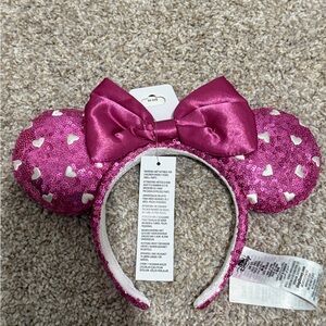 2022 Disney Parks Valentines Day heart Ears Pink Sequin Minnie Mouse Ears